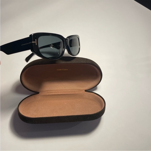 TOM FORD sunglasses - Picture 2 of 6
